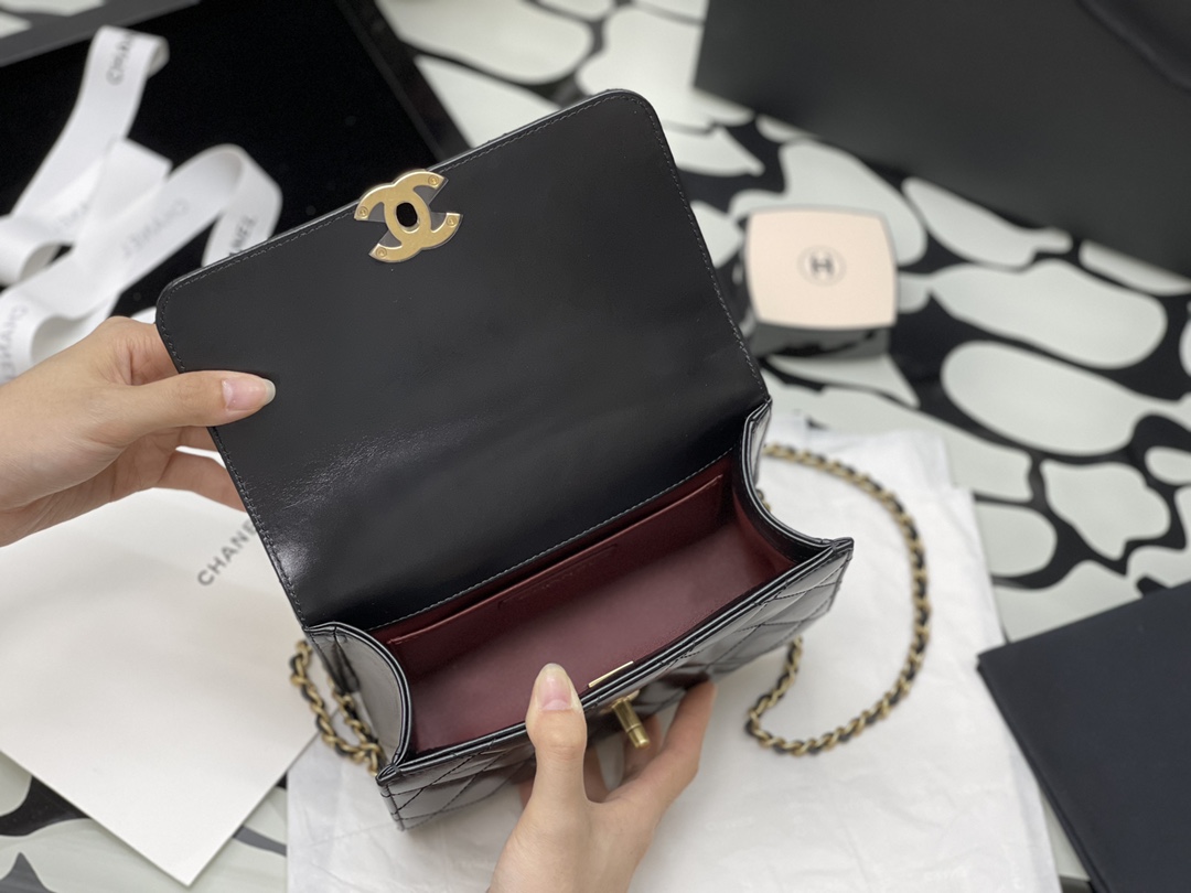Ch**el small flap bag calfskin & gold-tone metal black as2649 12.3 x 19.2 x 3.5 cm