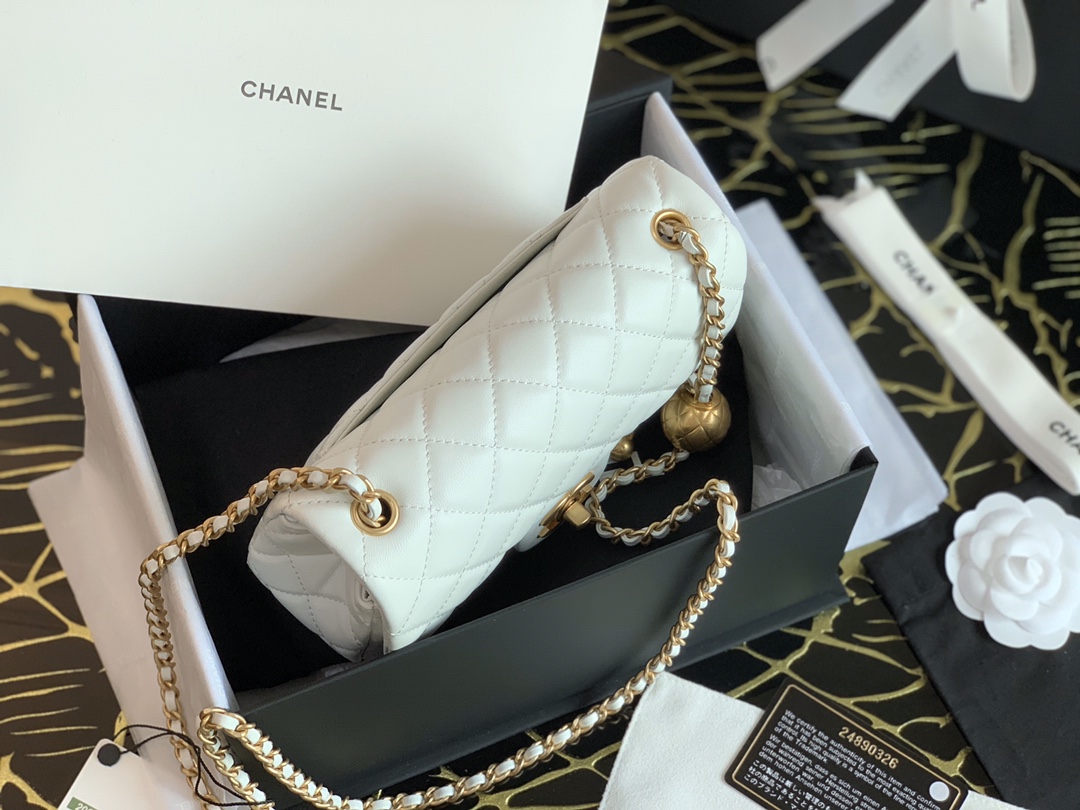 Ch**el charm strap flap bag lambskin white as1787 17 x 20 cm
