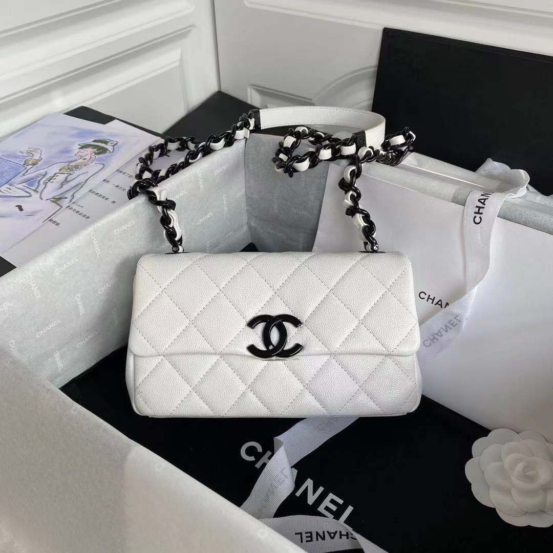 Ch**el small grained calfskin lacquered logo flap bag as2302 20 x 12.5 x 6 cm