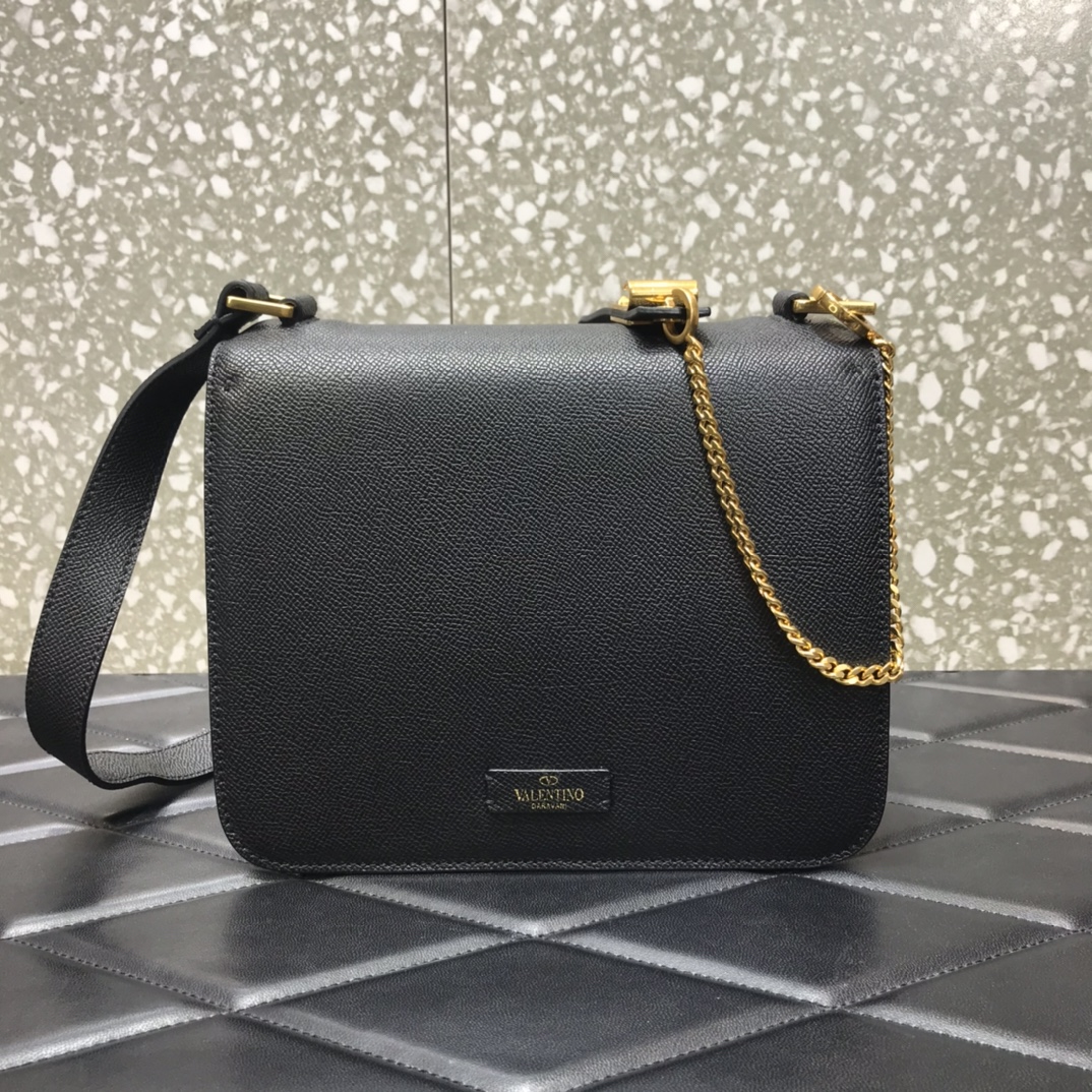 Va1e*ntin0 vsling grainy calfskin shoulder bag black vw2b0f00 22 x 11 x 17 cm