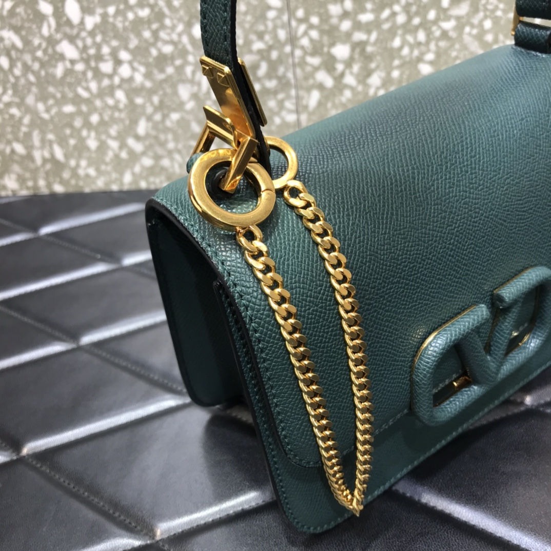 Va1e*ntin0 small vsling grainy calfskin shoulder bag dark green vw2b0f01 18 x 18 x 9 cm