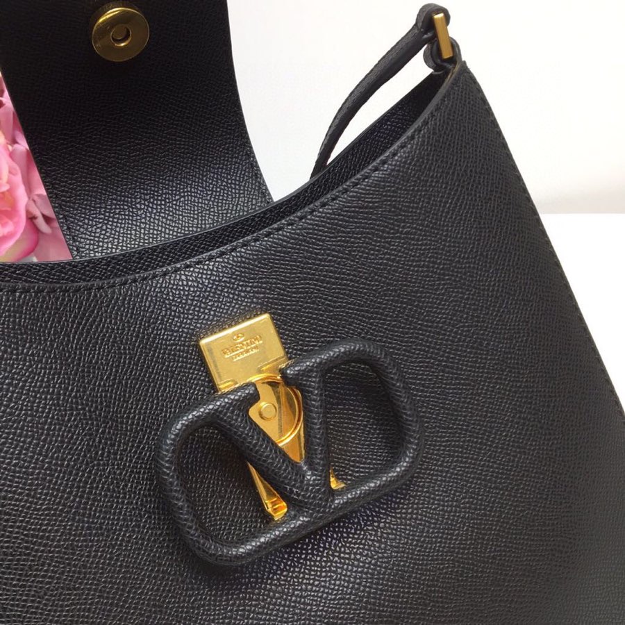 Va1e*ntin0 garavani vsling shoulder bag black wb0f17hfb 24 x 6 x 21 cm