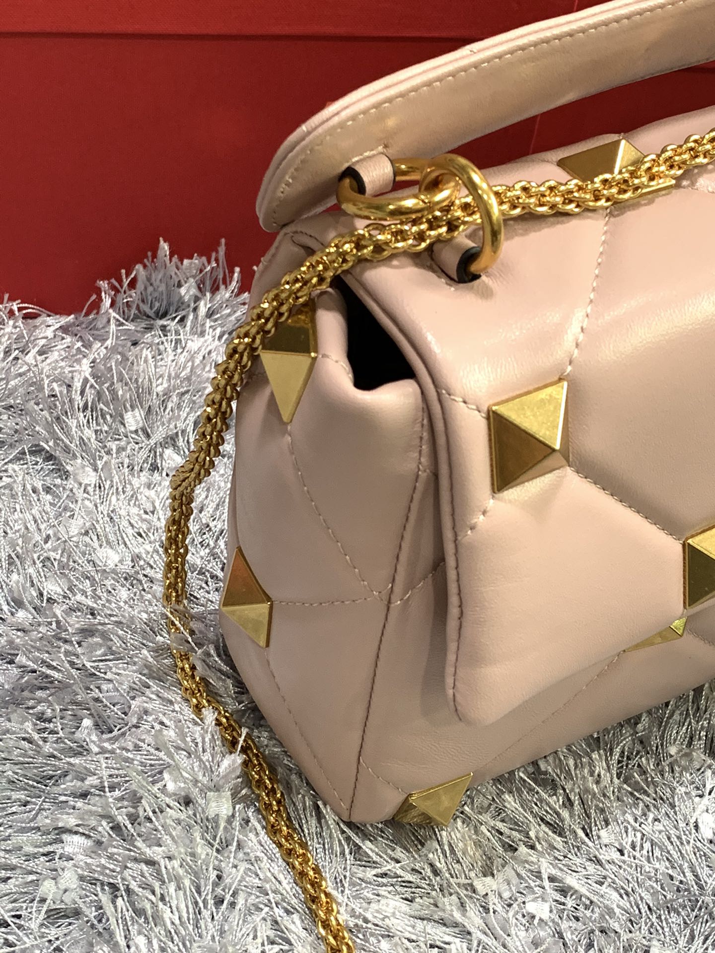 Va1e*ntin0 large roman stud the shoulder bag in nappa with chain rose cannelle ww2b0i60bsf 30 x 20 x 12 cm