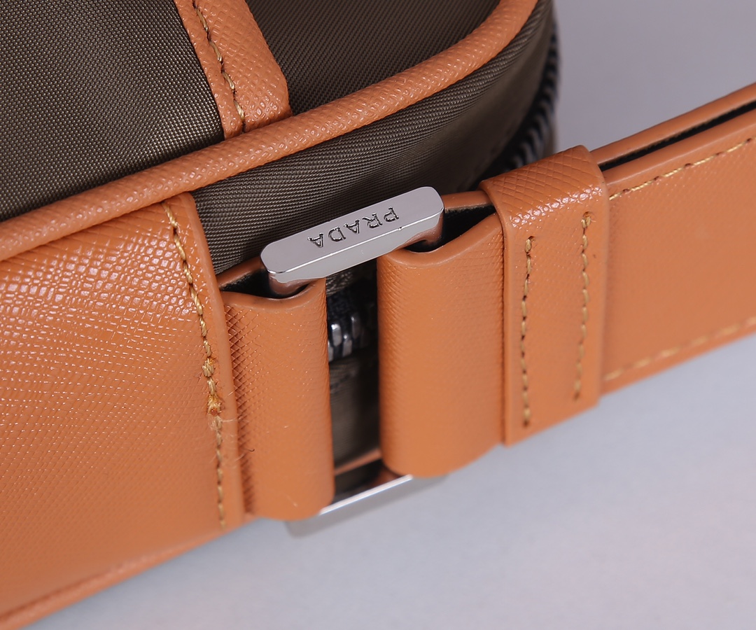 Pra*a nylon and saffiano leather bag with strap brown 2vh048 23 x 16 x 7 cm