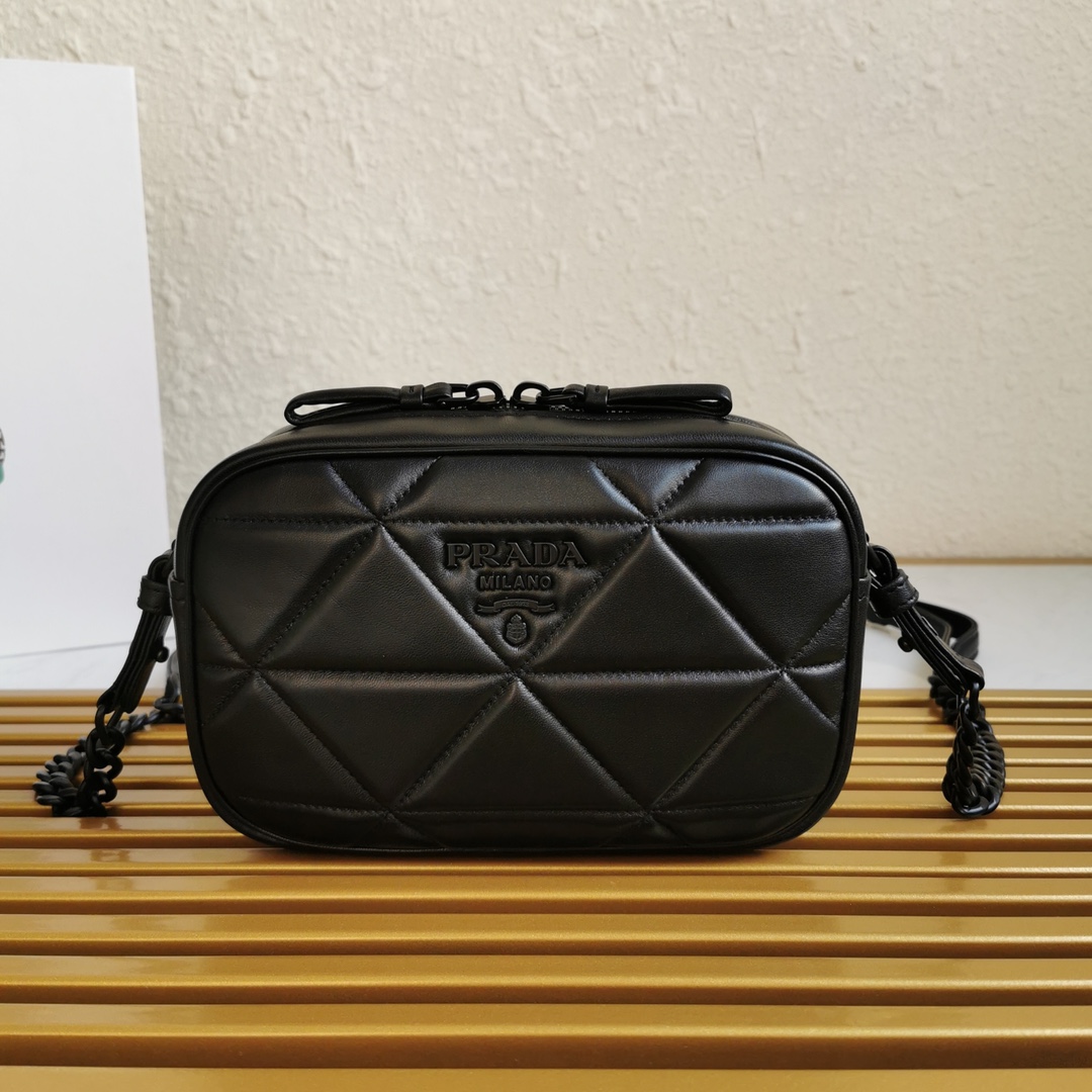 Pra*a spectrum shoulder bag quilted nappa leather black 1bh141 13.5 x 21 x 8 cm