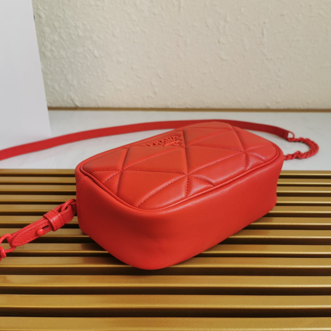 Pra*a spectrum shoulder bag quilted nappa leather red 1bh141 13.5 x 21 x 8 cm