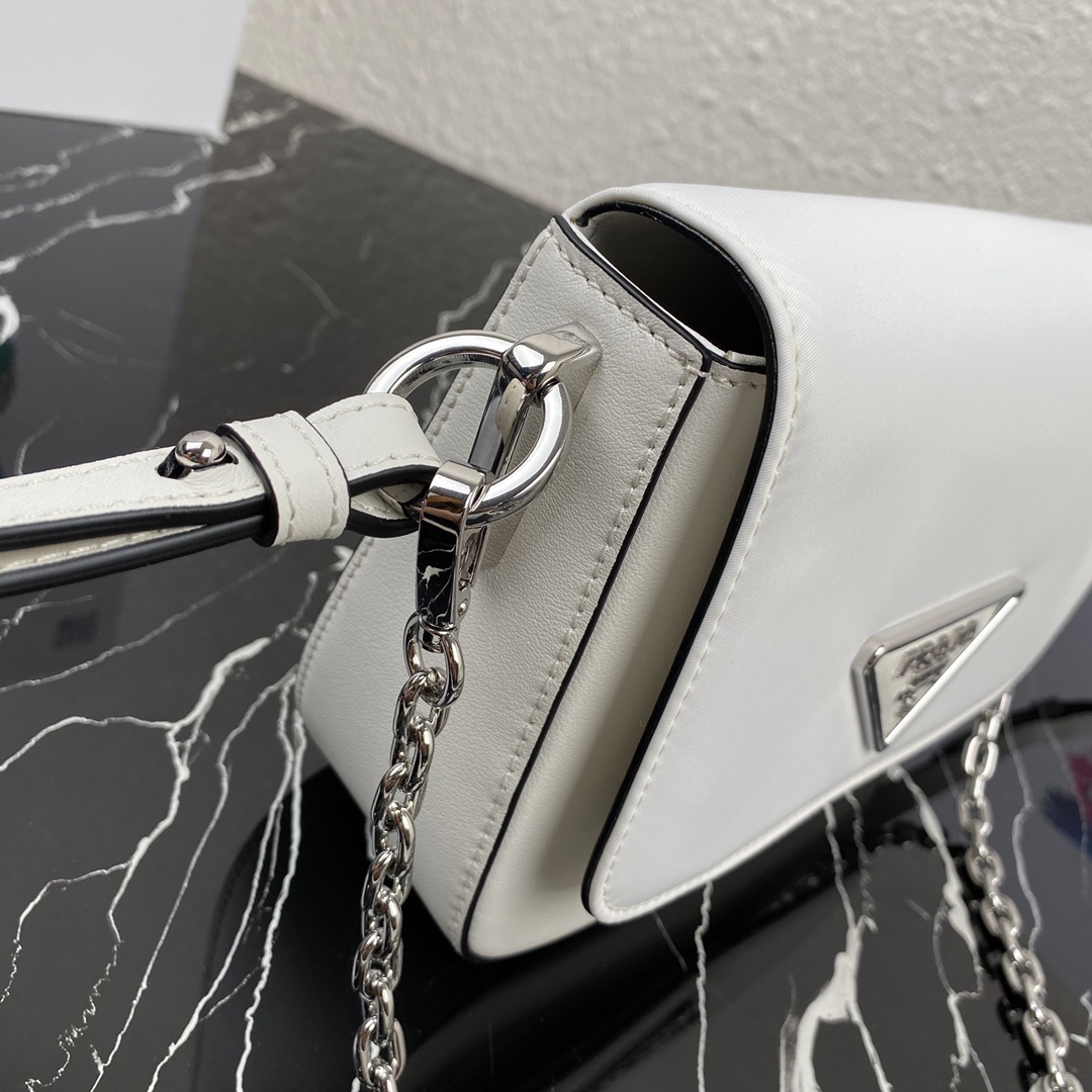 Pra*a nylon and leather identity shoulder bag white 1bd263 21 x 16 x 6.5 cm