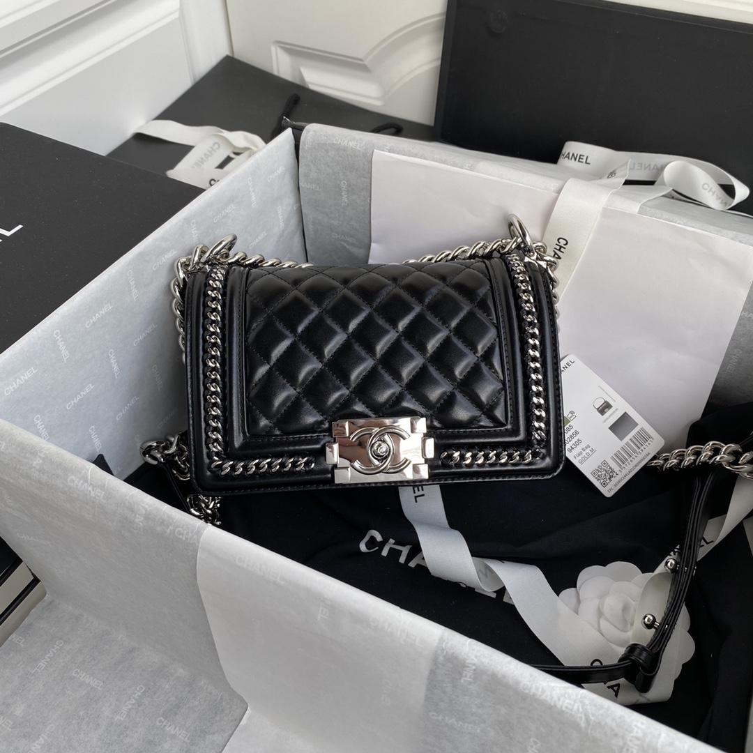 Ch**el small quilted lambskin metal hardware black a67086 12 x 20 x 8.5 cm