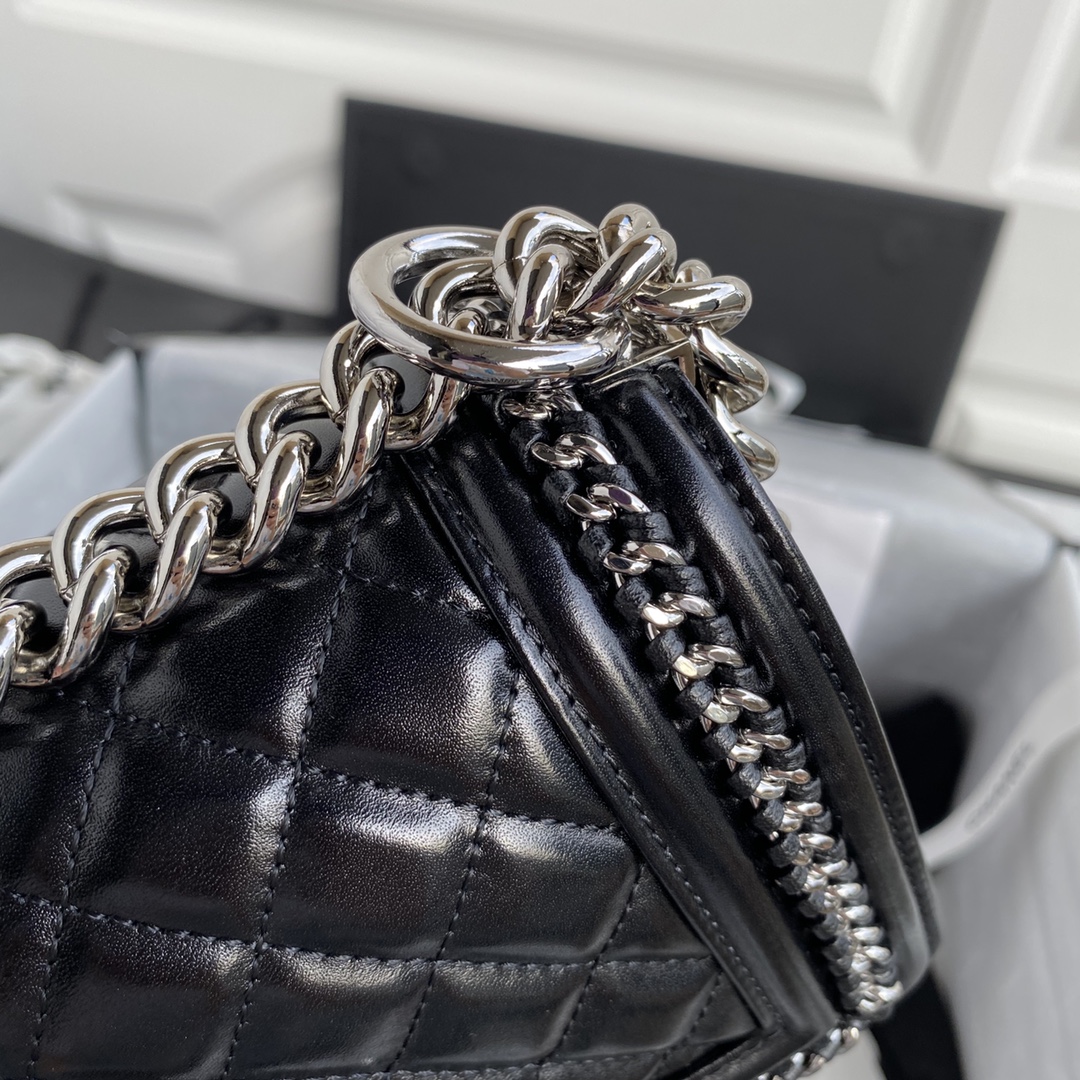 Ch**el small quilted lambskin metal hardware black a67086 12 x 20 x 8.5 cm