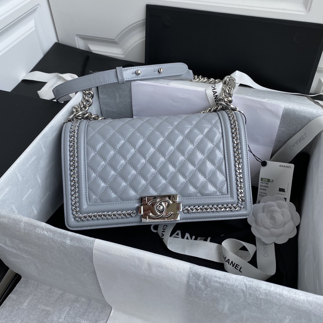 Ch**el medium quilted lambskin metal hardware grey a67086 15 x 25 x 9 cm