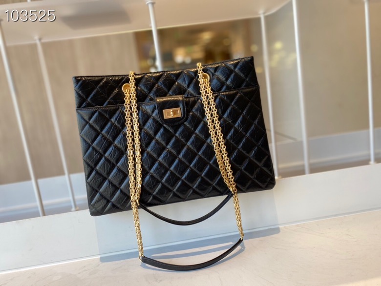 ch**el large D1am0nd pattern leather shopping bag black as661 35 x 26 x 11 cm