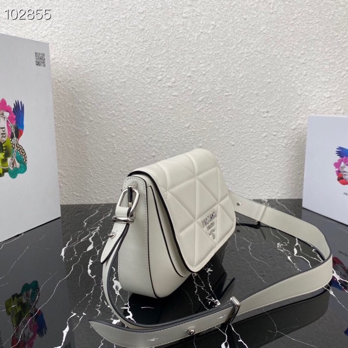 Pra*a spectrum nappa lining leather bag chalk white 1bd283 23 x 18 x 5 cm