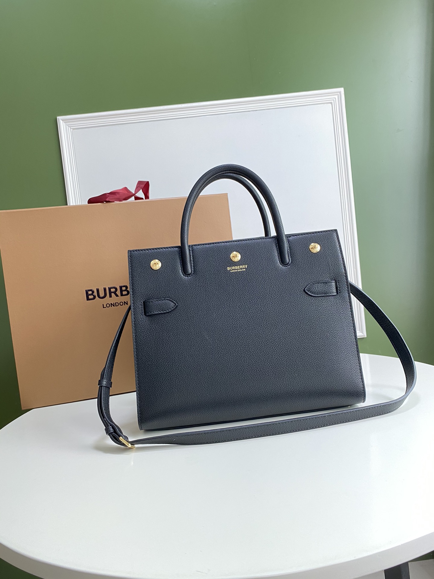 Bv*b*rry small leather two-handle title bag black 80246871 34 x 15 x 25 cm