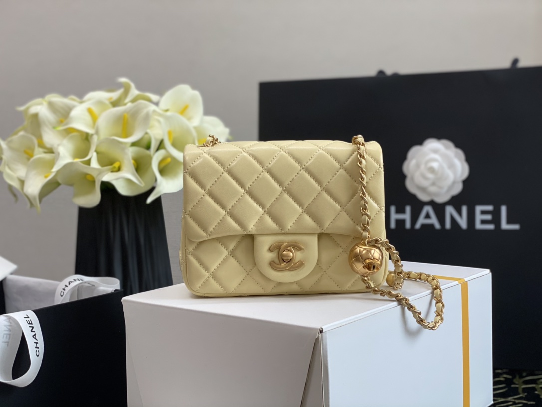 Ch**el small charm strap flap bag lambskin sunshine as1786 13 x 18 x 7 cm