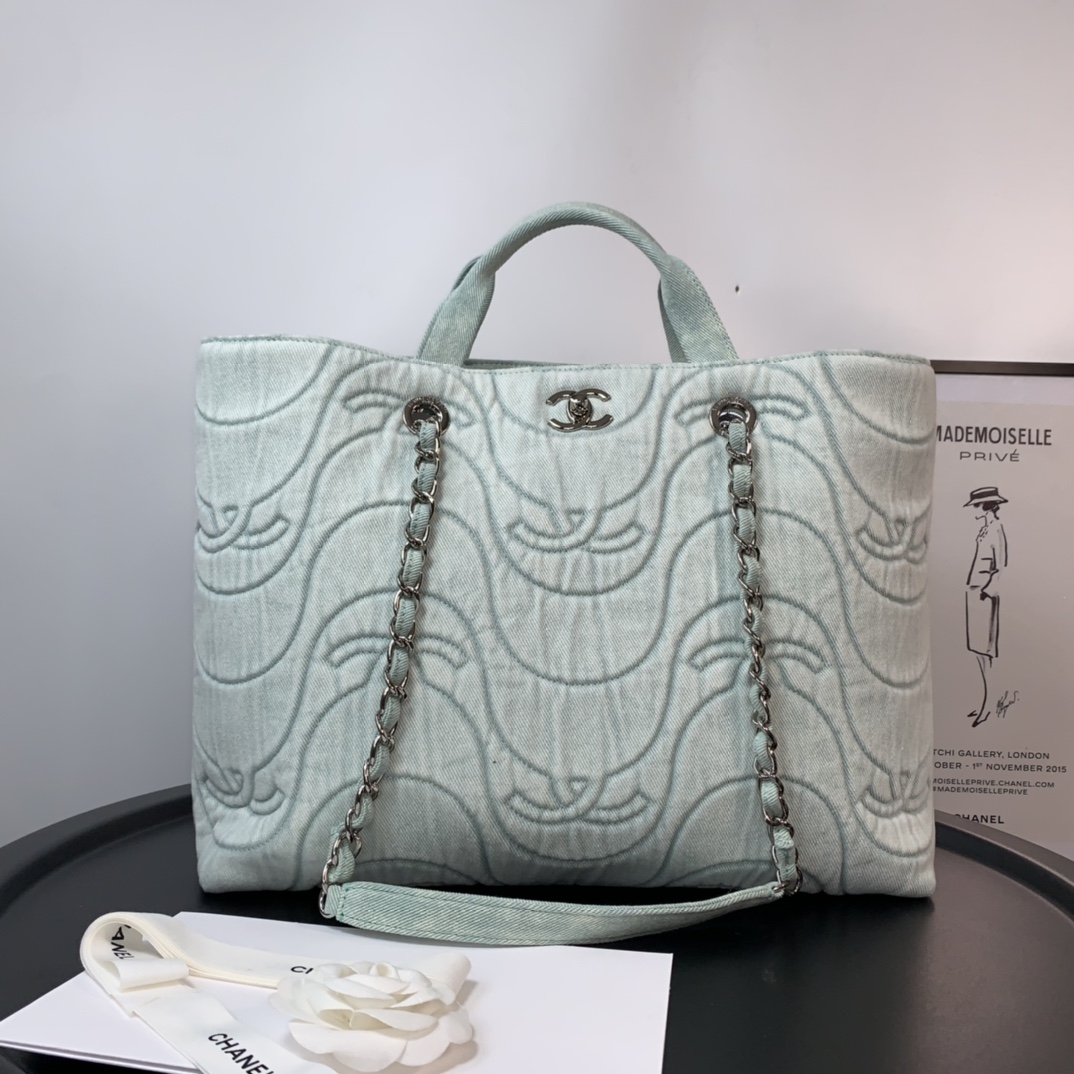 ch**el washed De*1m cc wave shopping bag light green 2021 30 cm