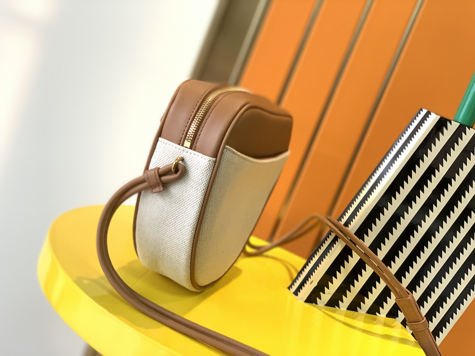 Y51 le monogramme cŒur bag in canvas and smooth leather brown gold 67526095 20 x 17 x 6 cm