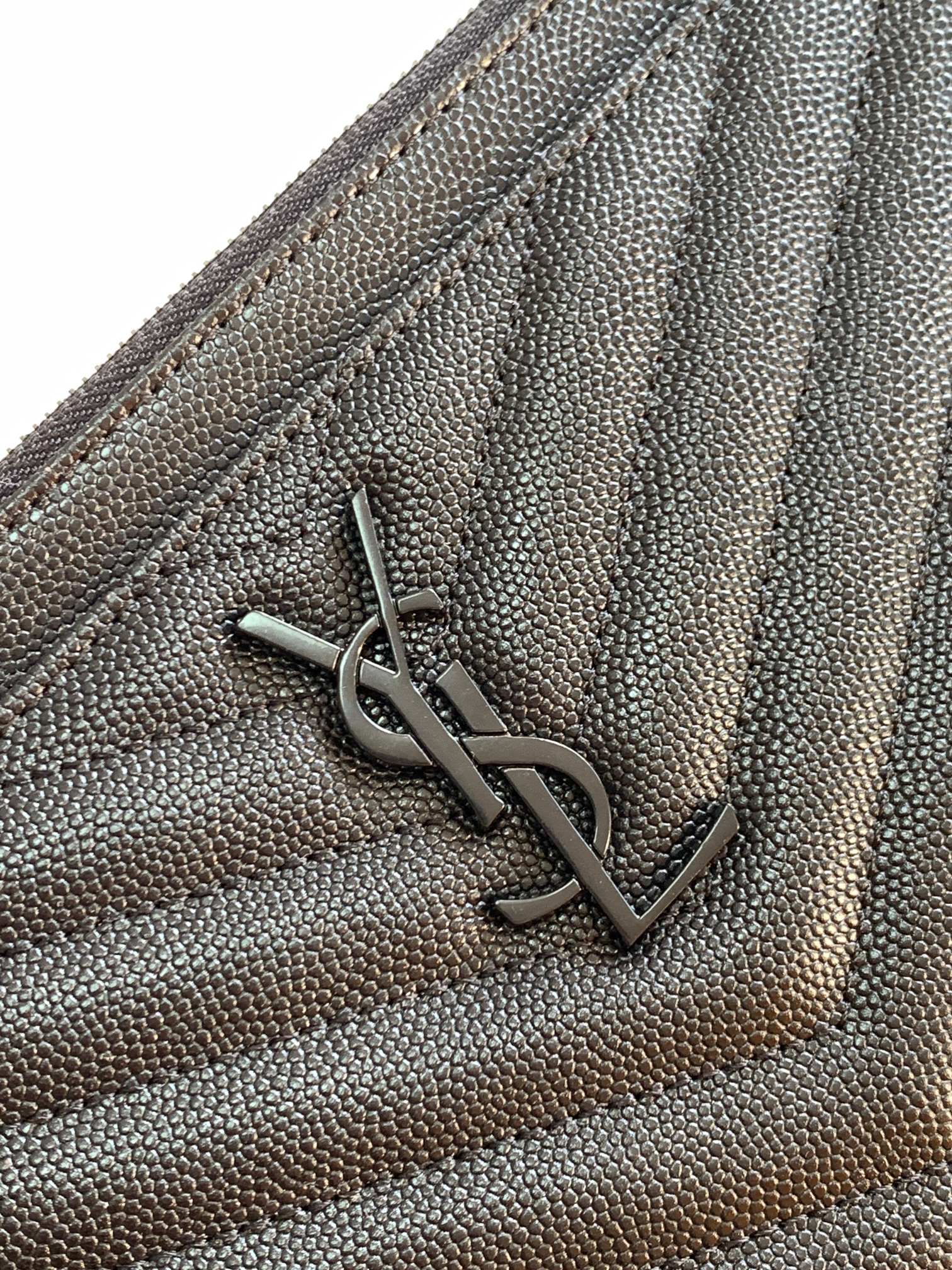 Y51 monogram large bill pouch in grain de poudre embossed leather black metal 636313 23 x 13 x 1 cm