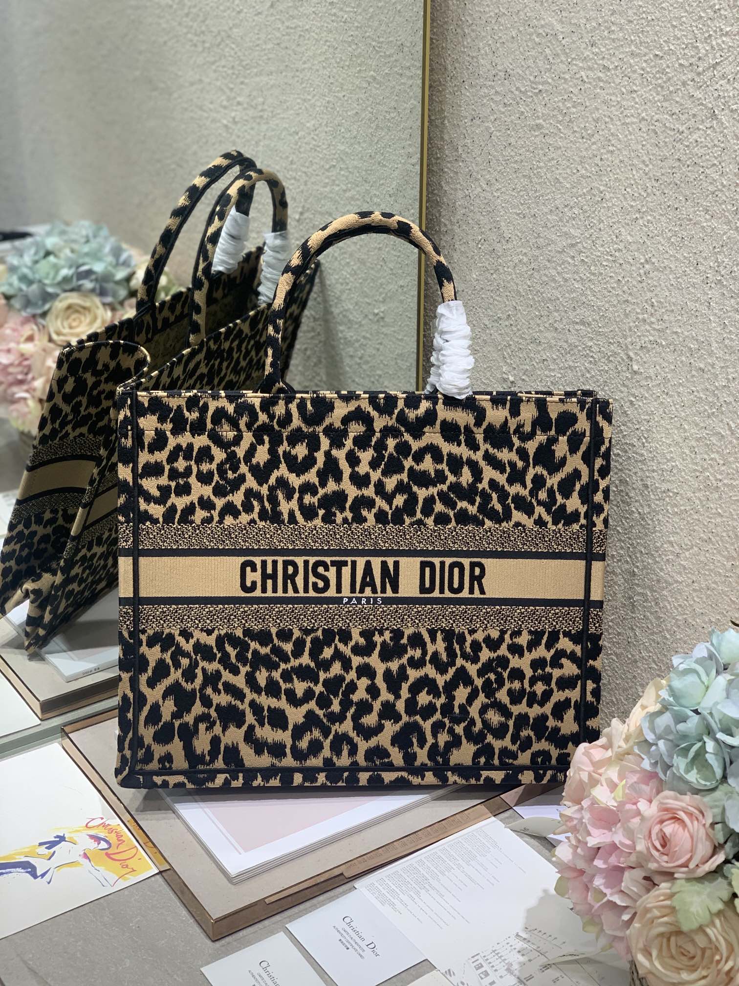 D10r large book tote multicolor mizza embroidery beige m1286 41 x 32cm