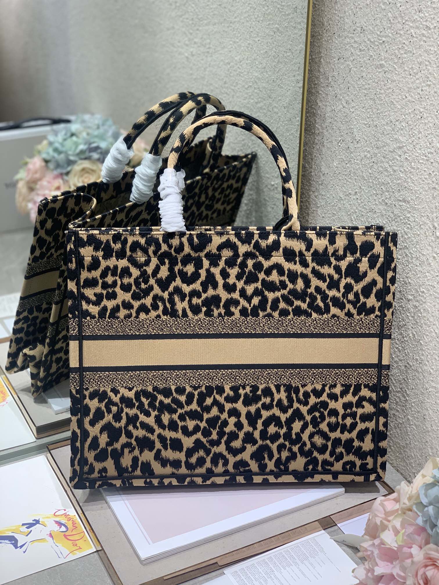 D10r large book tote multicolor mizza embroidery beige m1286 41 x 32cm