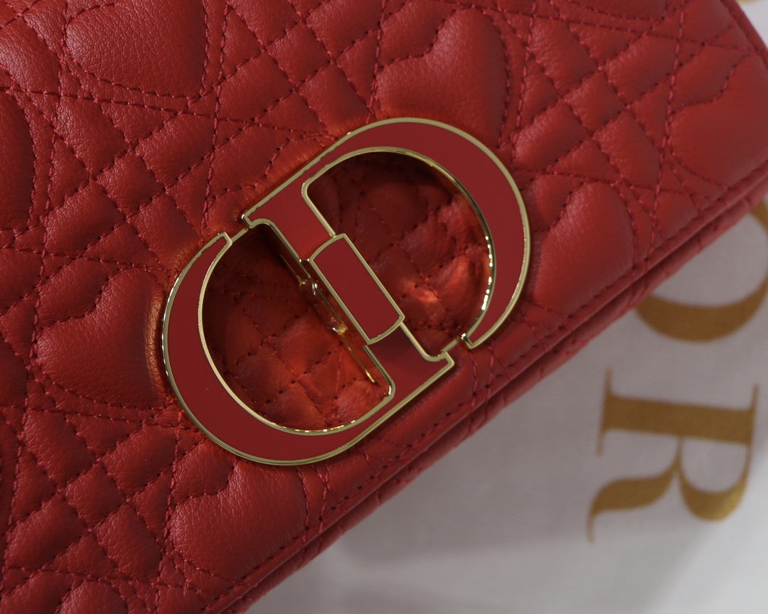 D10r small D10ramour caro bag cannage calfskin with heart motif red m9241 20 x 12 x 7 cm