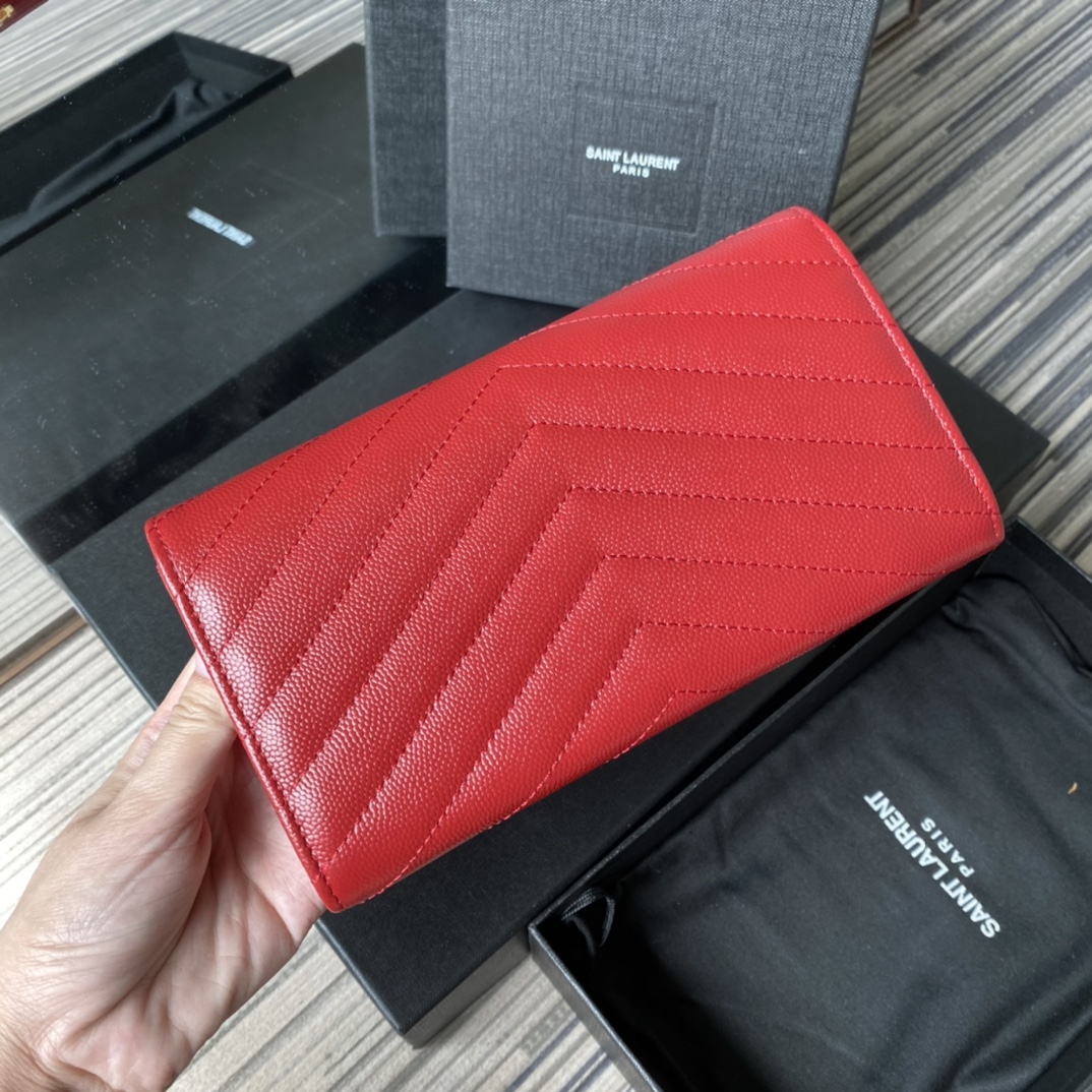 Y51 large monogram flap wallet in grain de poudre embossed leather red 372264 19 x 11 cm