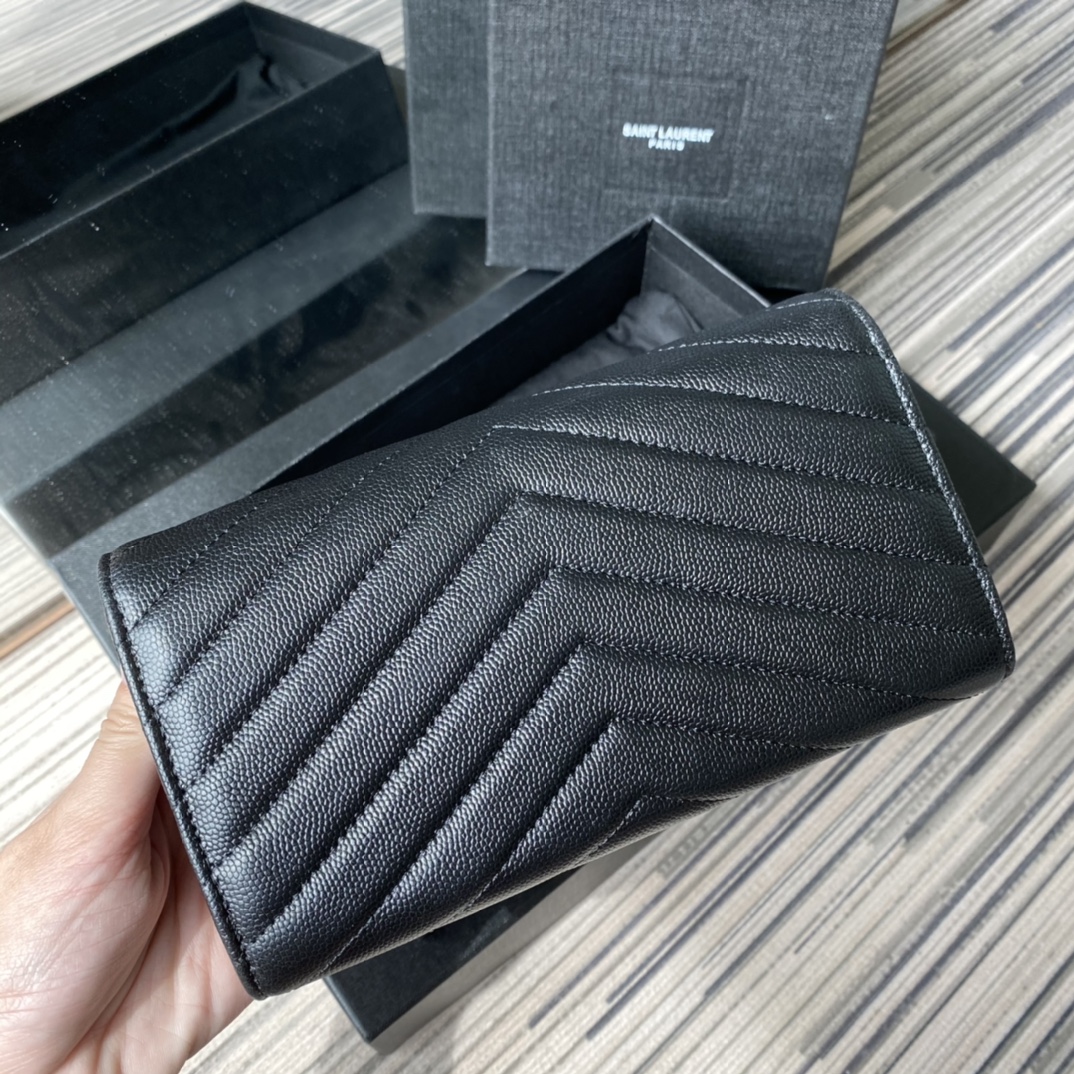 Y51 large monogram flap wallet in grain de poudre embossed leather black 372264 19 x 11 cm