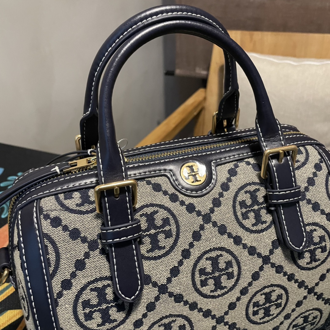 TORYBURCH MEDIUM MONOGRAM JACQUARD BARREL Navy 83970 25 x 16 x 18.5 cm