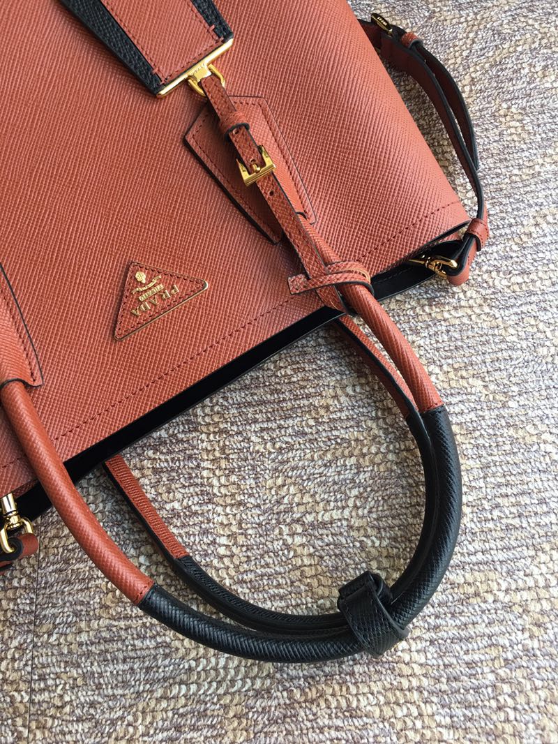 Pra*a medium saffiano leather double Pra*a bag brown 1bg775 33 x 24.5 x 14 cm