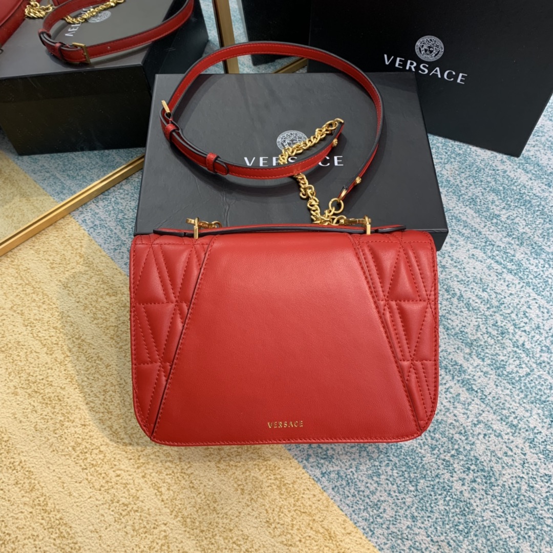 VERASACE VIRTUS QUILTED Shoulder Bag Red DBFG985 24 x 9 x 16.5 cm