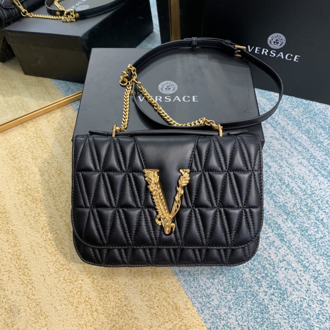 VERASACE VIRTUS QUILTED Shoulder Bag Black DBFG985 24 x 9 x 16.5 cm