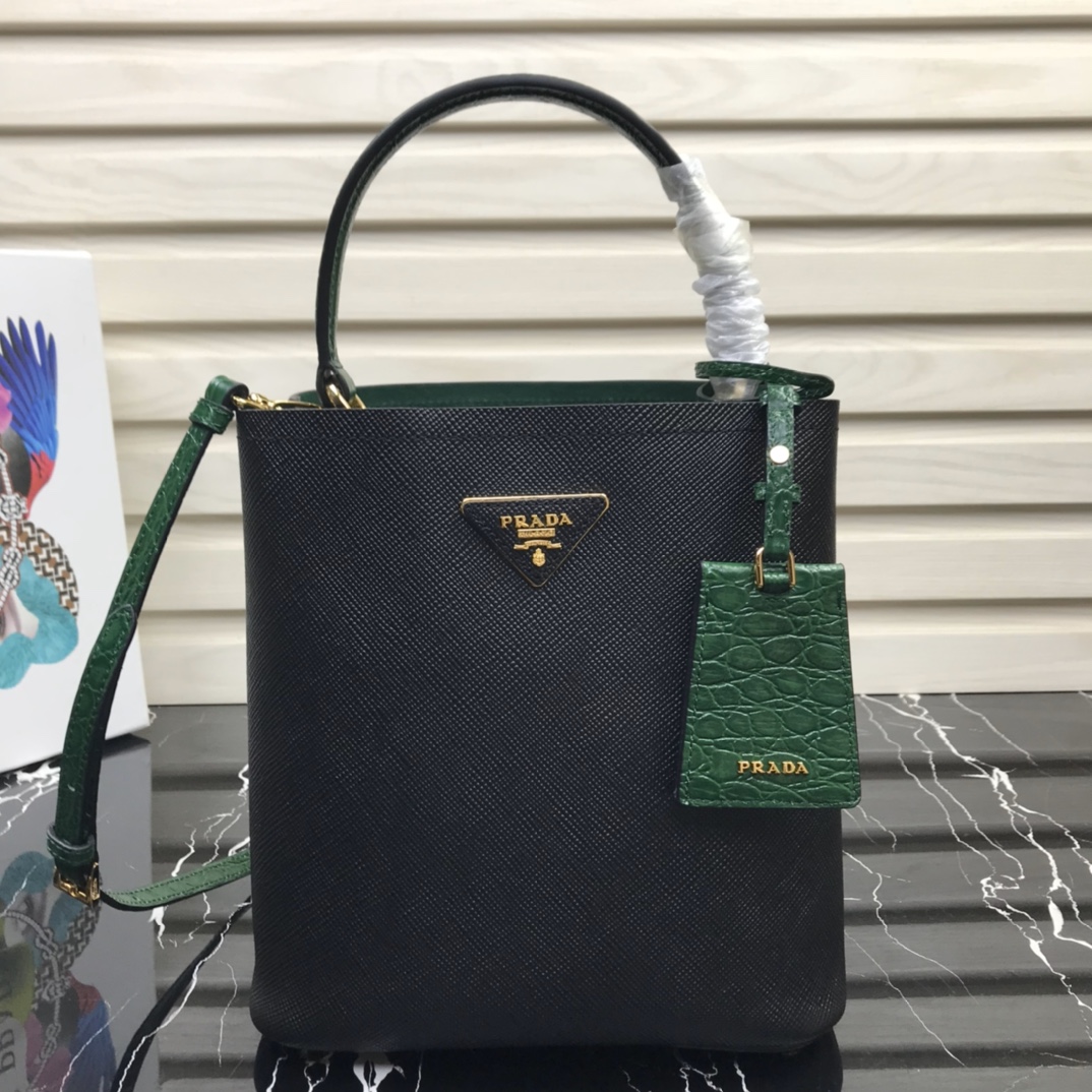 Pra*a medium panier saffiano leather bag black and green 1ba212 22 × 23 × 13 cm