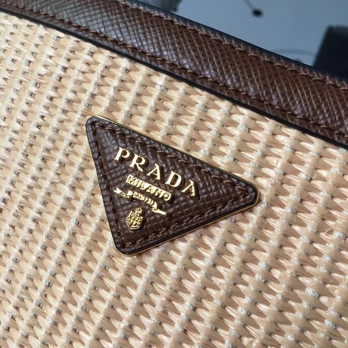 Pra*a medium straw panier bag tan brown 1ba212 13 x 22 x 23 cm