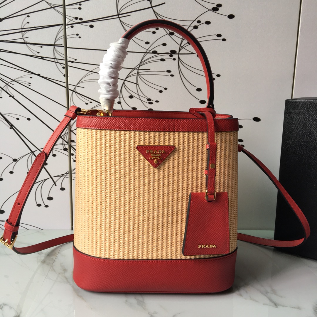Pra*a medium straw panier bag red 1ba212 13 x 22 x 23 cm