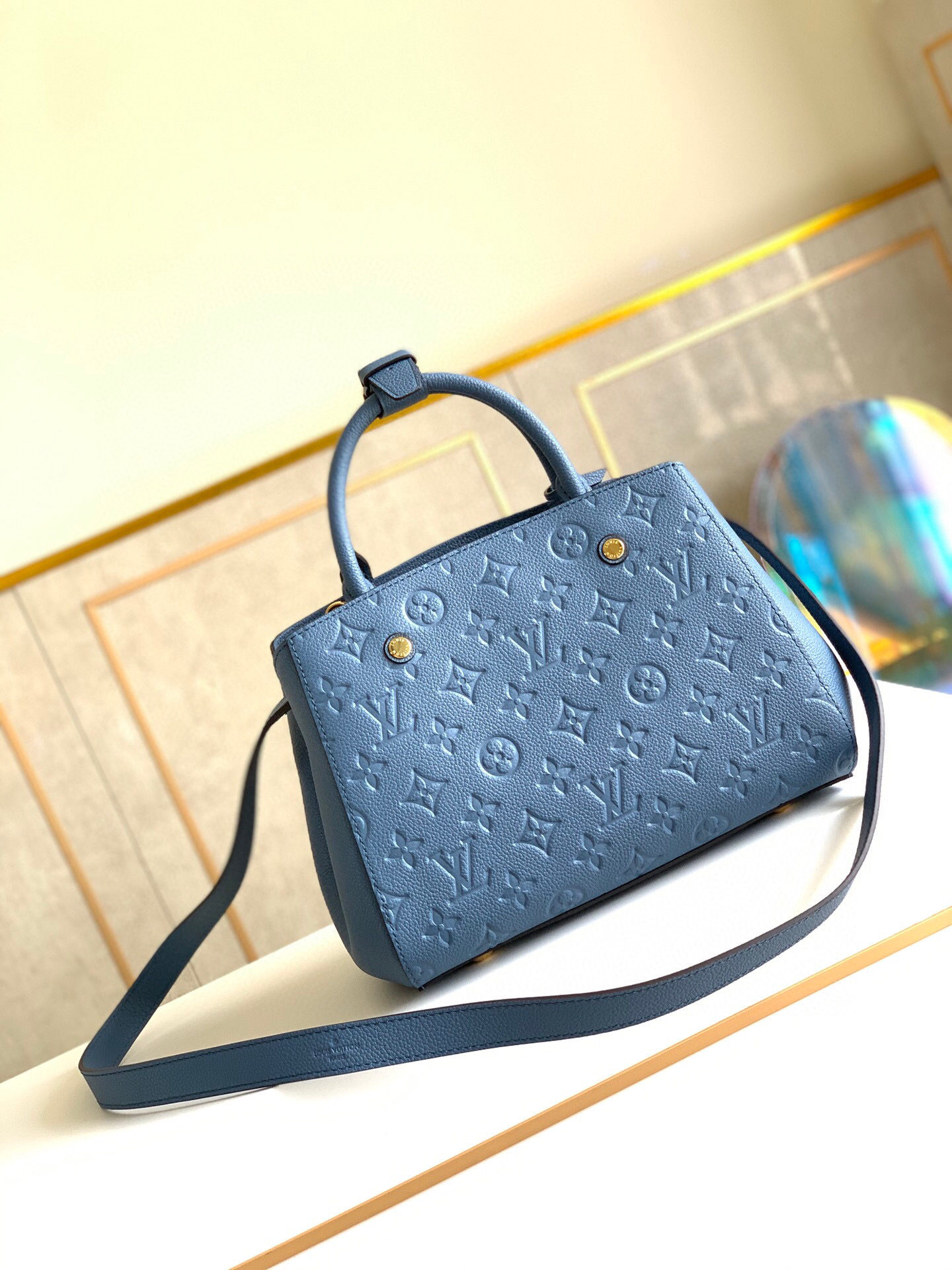 l0vis Vvtt0n montaigne bb monogram empreinte leather blue m42747 29 x 20 x 13 cm