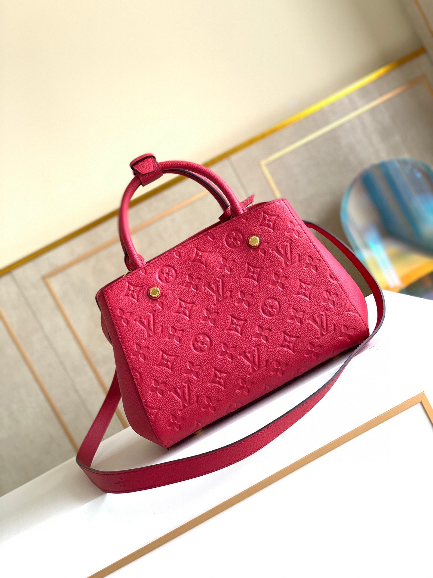 l0vis Vvtt0n montaigne bb monogram empreinte leather pink m42747 29 x 20 x 13 cm