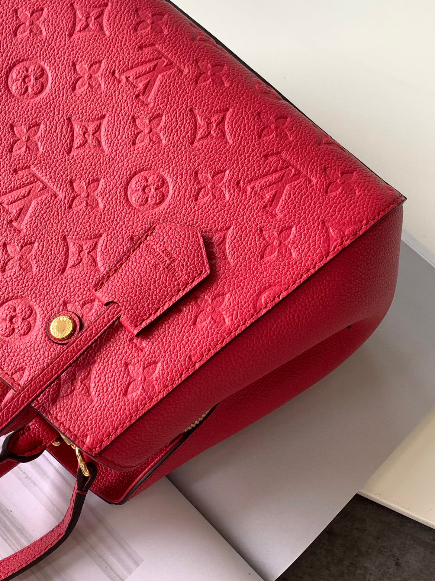 l0vis Vvtt0n montaigne bb monogram empreinte leather pink m42747 29 x 20 x 13 cm