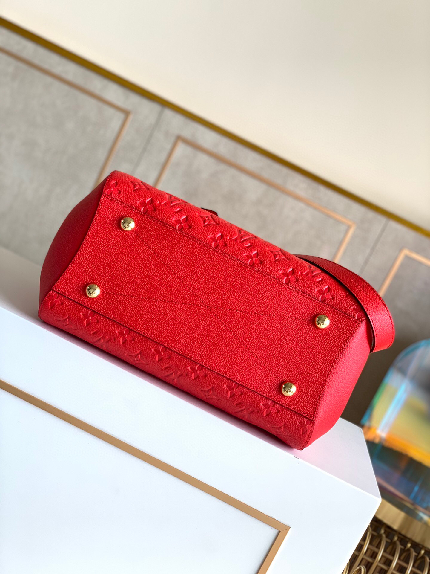 l0vis Vvtt0n montaigne mm monogram empreinte leather red m41048 33 × 23 × 15 cm