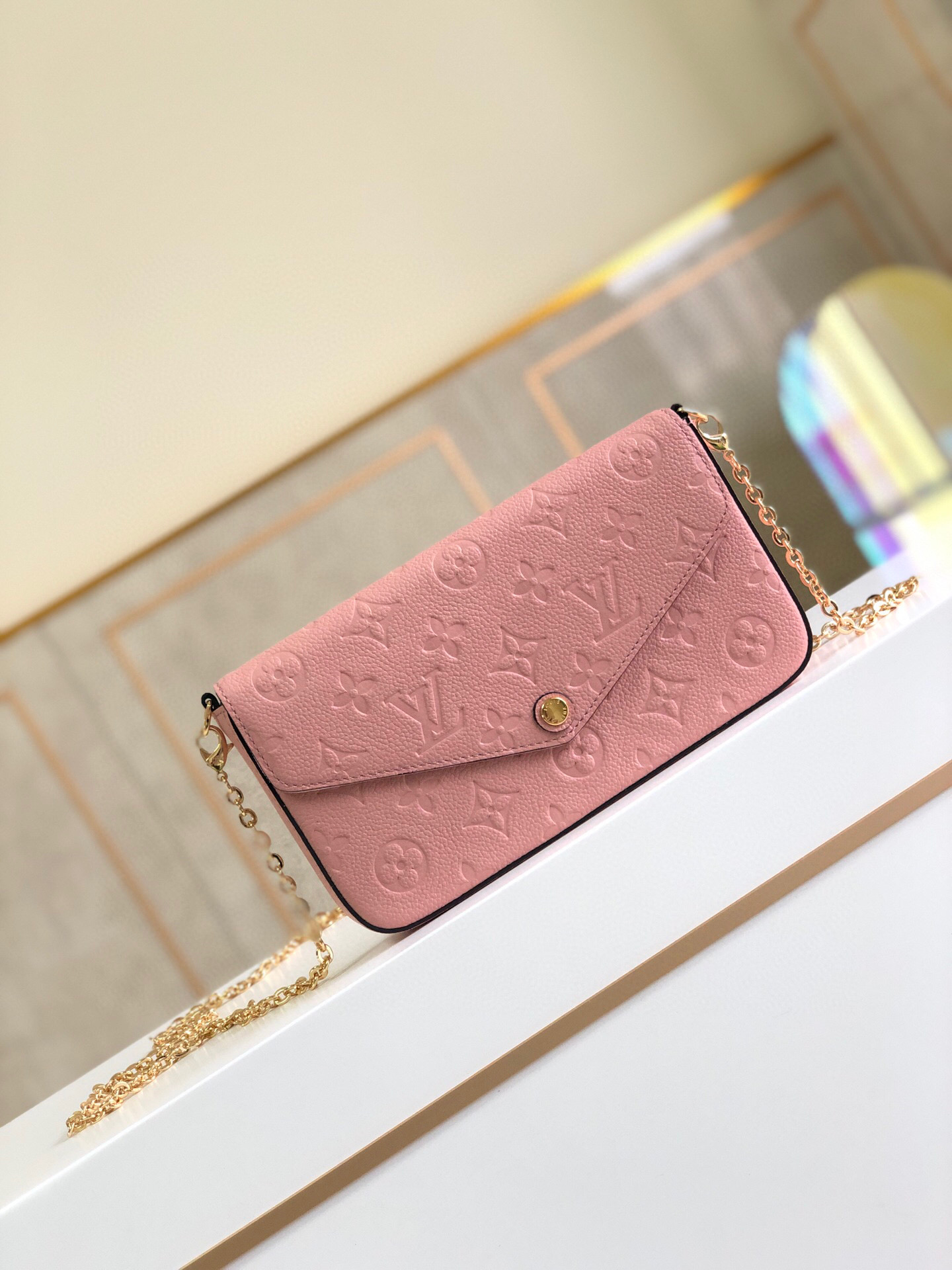l0vis Vvtt0n fÉlicie pochette monogram empreinte leather rose pudre m67856 21 x 12 x 3 cm
