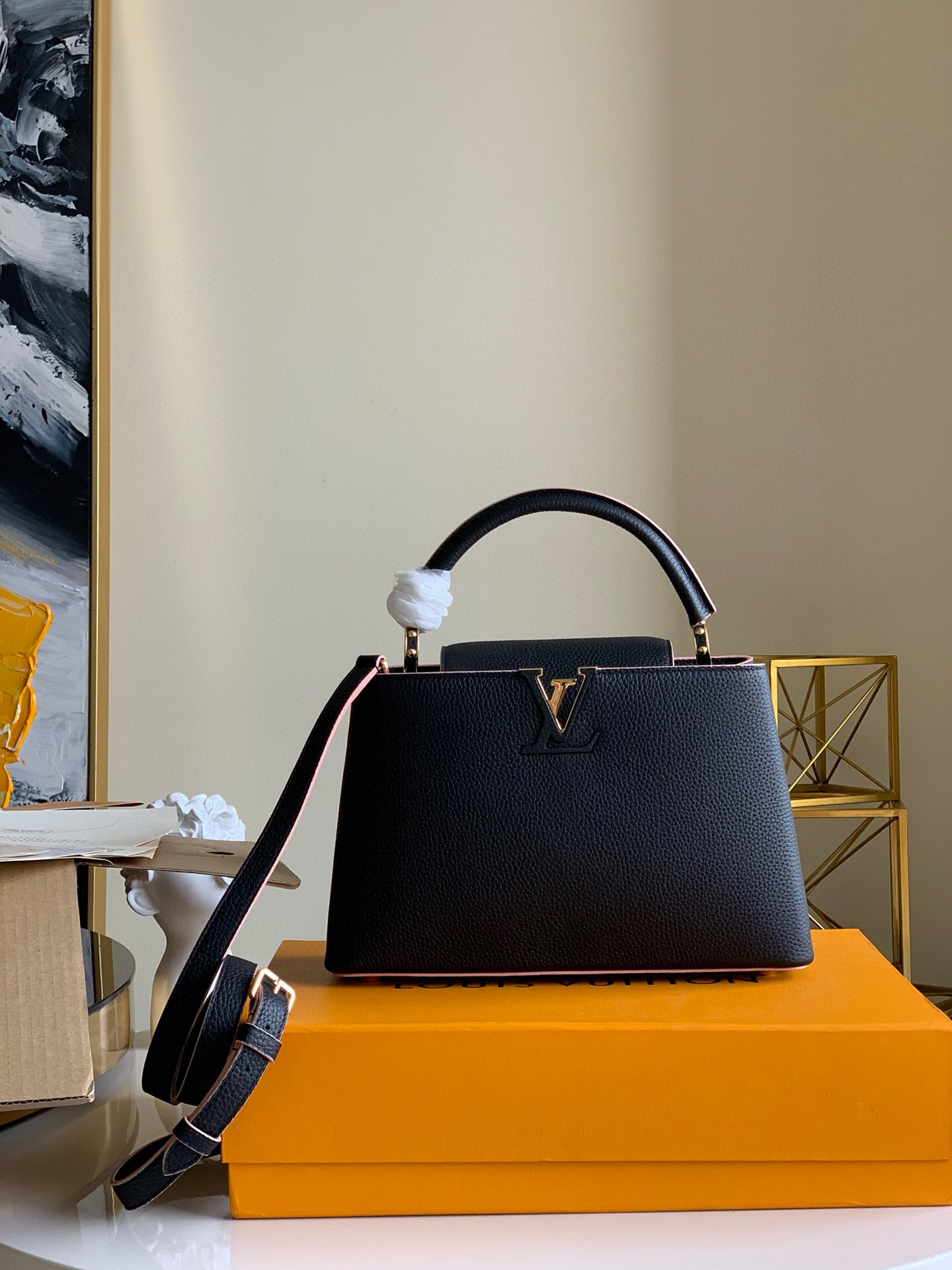 l0vis Vvtt0n capucines mm taurillon leather black m42259 31 × 21 × 11 cm