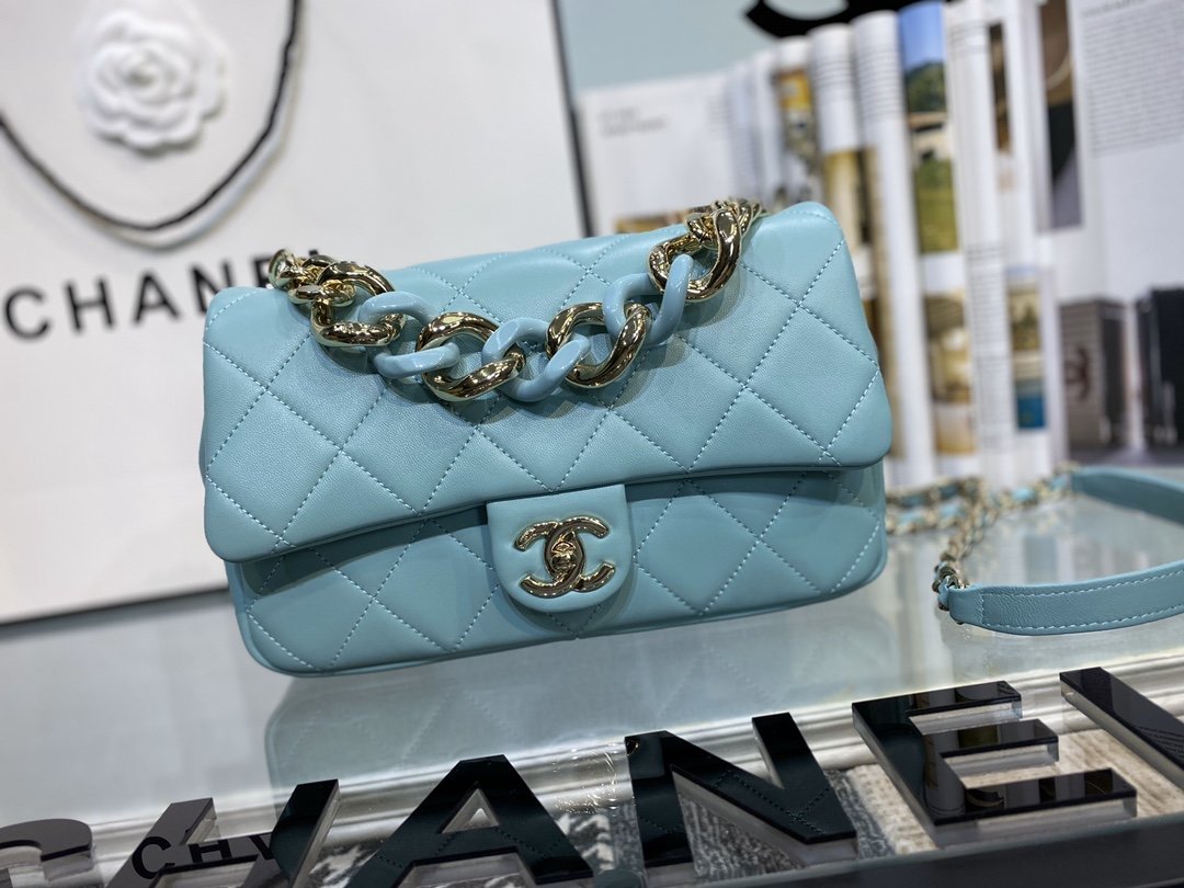 Ch**el flap bag with large bi-color chain blue as1353 16 x 24 x 6 cm