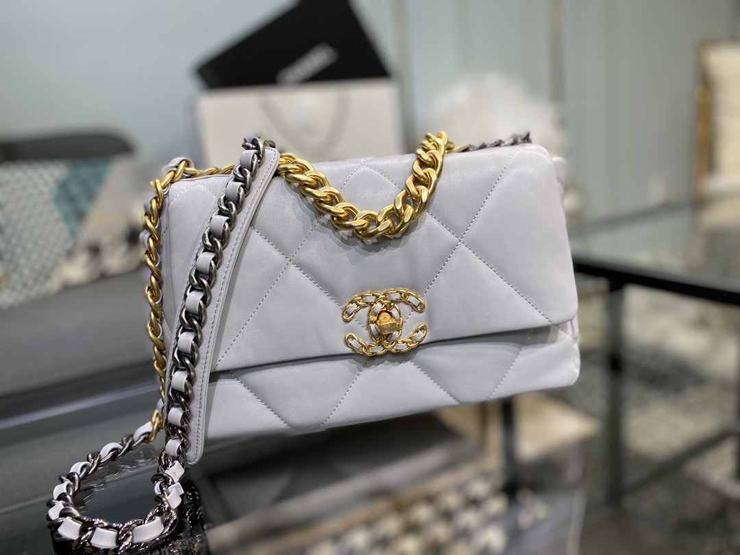 Ch**el 19 handbag lambskin grey as1160 26cm