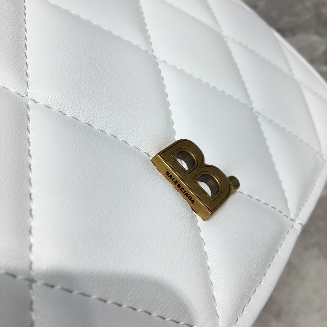 ba1en*iaga small buckle shoulder bag d1am0nd pattern leather G01den metal white 25 x 9 x 20 cm
