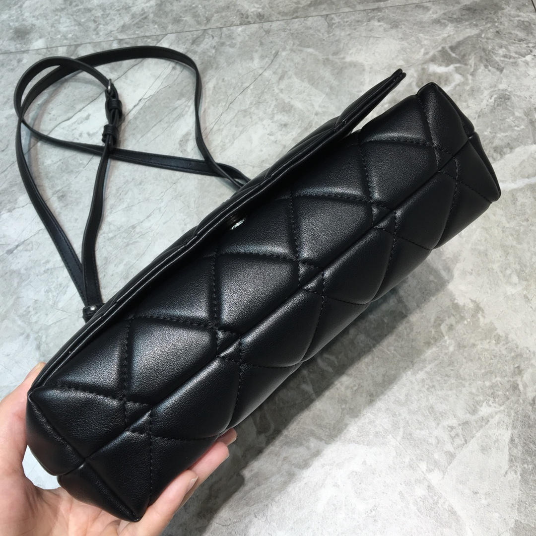 ba1en*iaga small buckle shoulder bag D1am0nd pattern leather silver metal black 25 x 9 x 20 cm