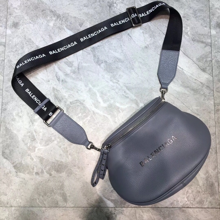 Ba1en*iaga crossbody bag dark grey 24 x 9 x 19 cm