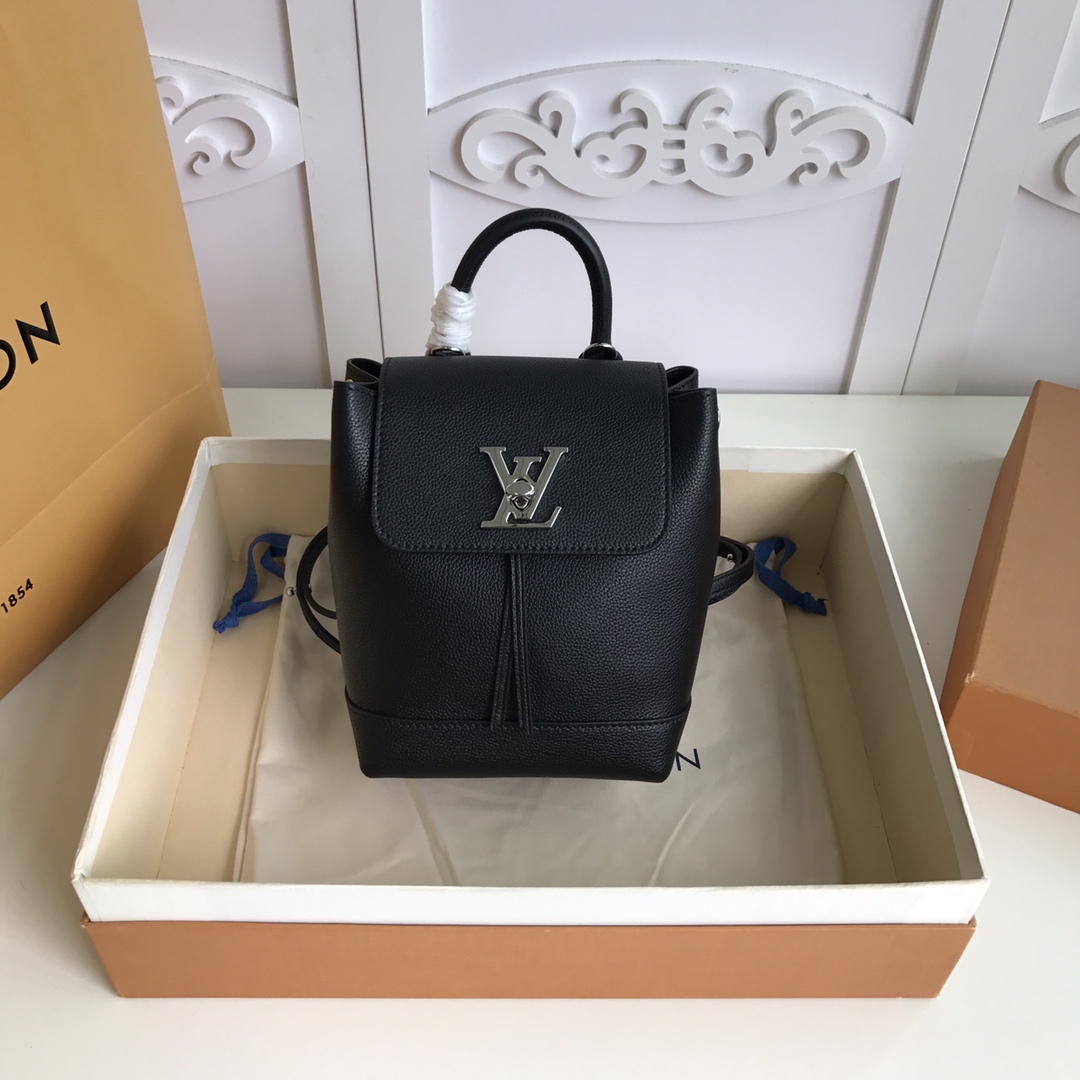l0vis Vvtt0n mini lockme backpack calfskin leather black m54573 16 x 19.4 x 10 cm