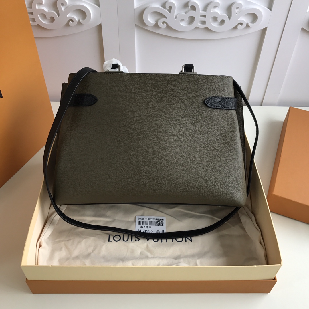 l0vis Vvtt0n lockme day grained calfskin leather dark green m53730 31 x 24 x 16 cm