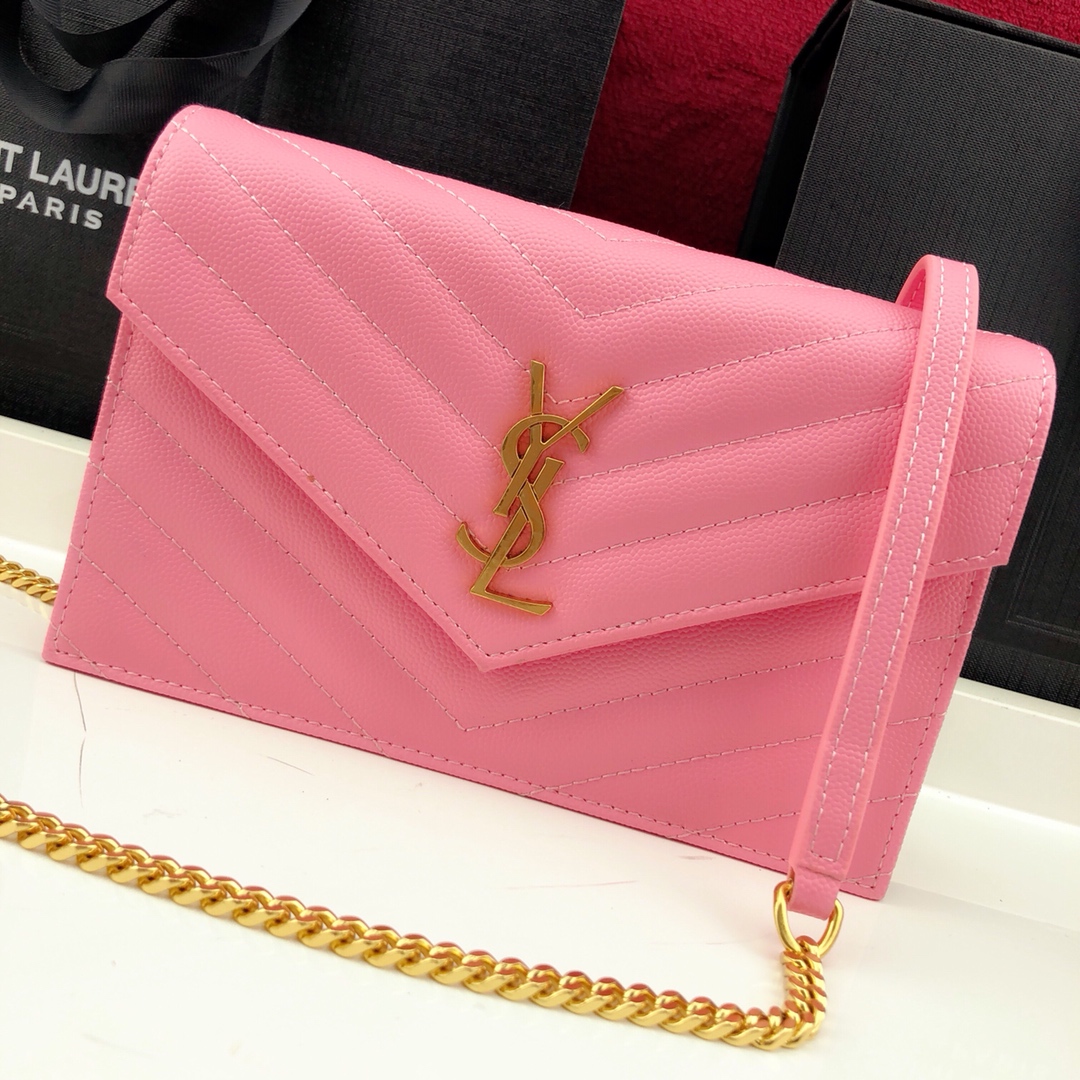 Y51 envelope chain wallet in grain de poudre embossed leather light pink 393953 19 x 11.5 x 4 cm