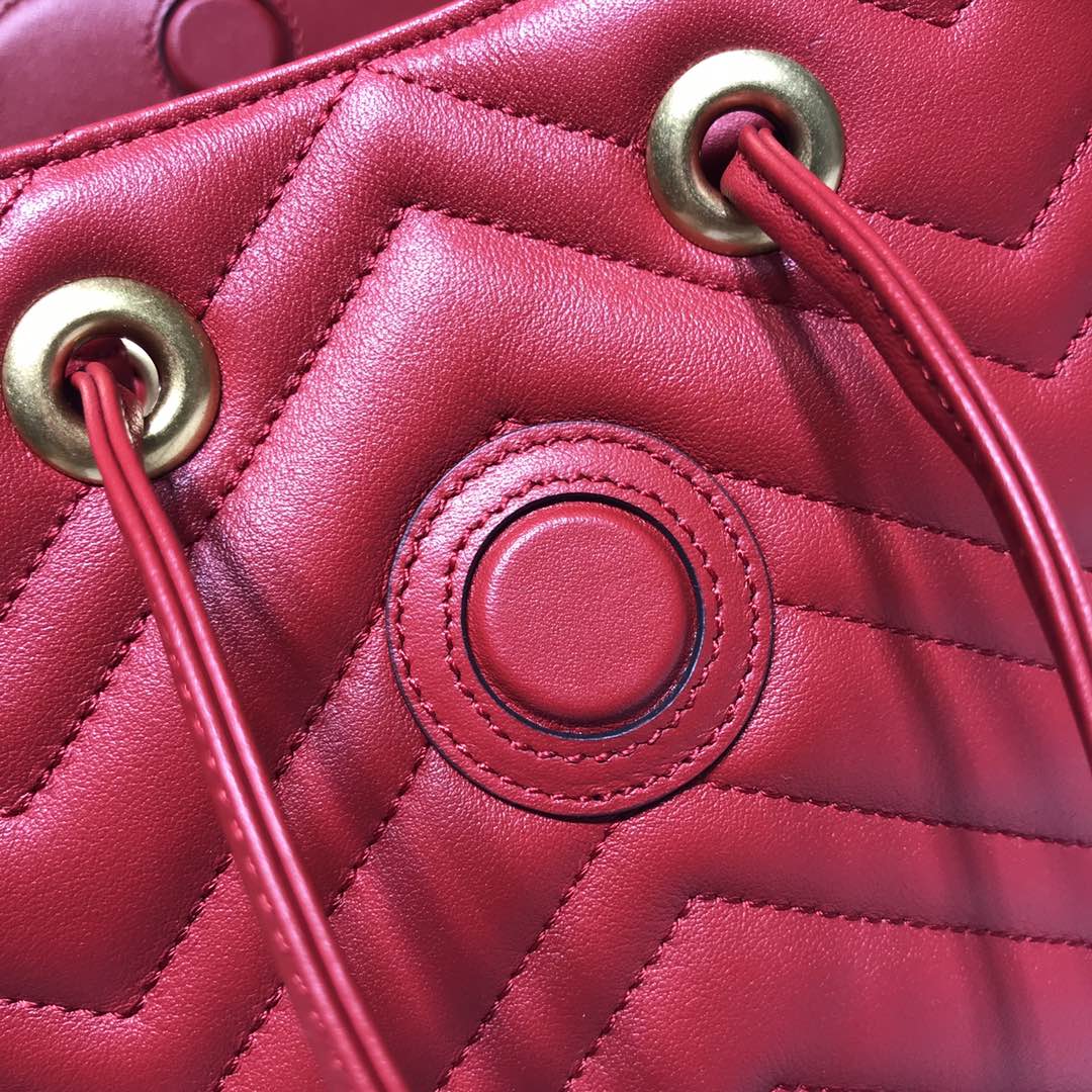 Gvc*1 gg marmont matelassé backpack red 528129 19 x 18.5 x 10 cm