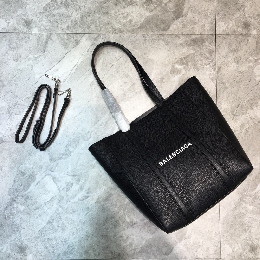 Ba1en*iaga women's everyday xs tote bag in black 551810 24.5 x 12 x 28 cm