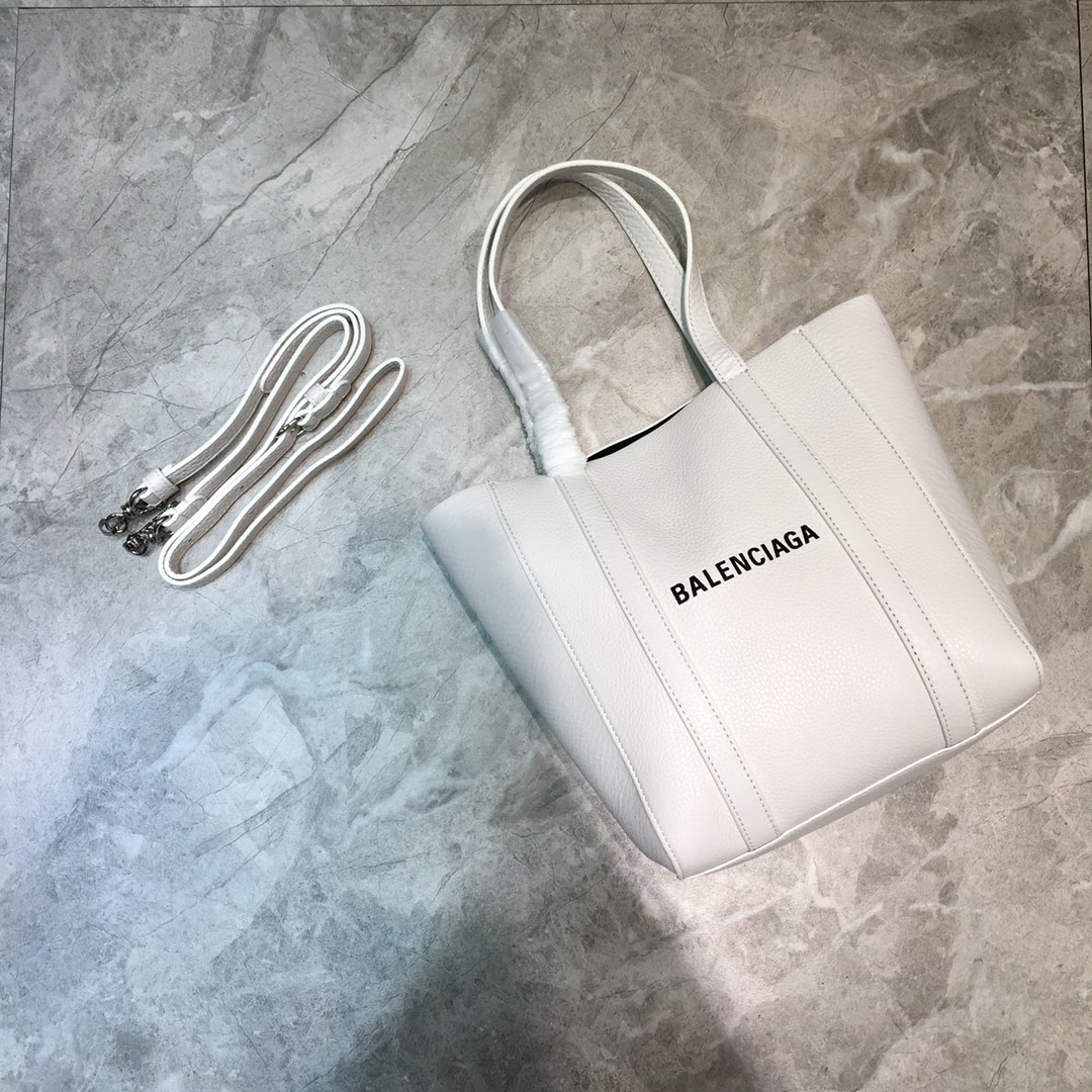 Ba1en*iaga women's everyday xxs tote bag in white 551815 19 x 10 x 21 cm